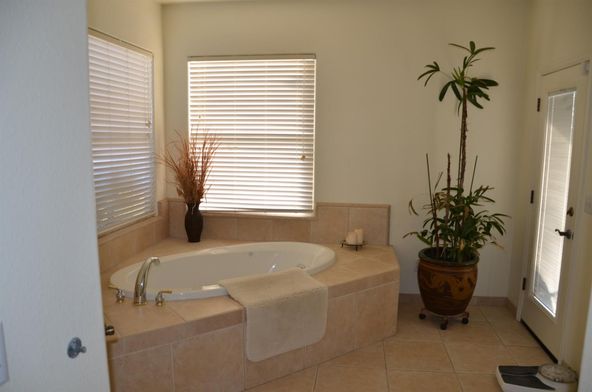 10855 E Nebraska Ave, Selma, CA 93662